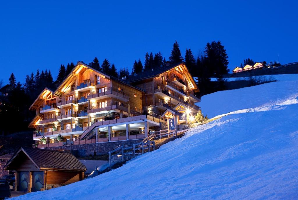 Hotel L'Helios Meribel Exterior photo